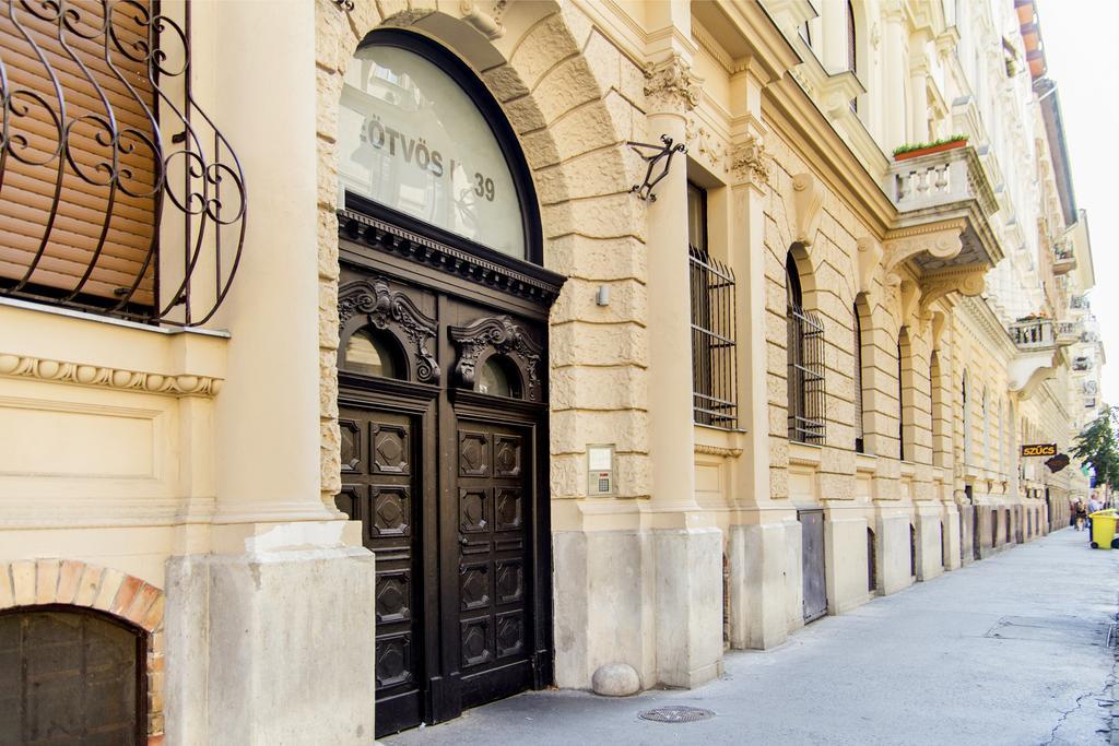Eoetvoes Apartman بودابست الغرفة الصورة