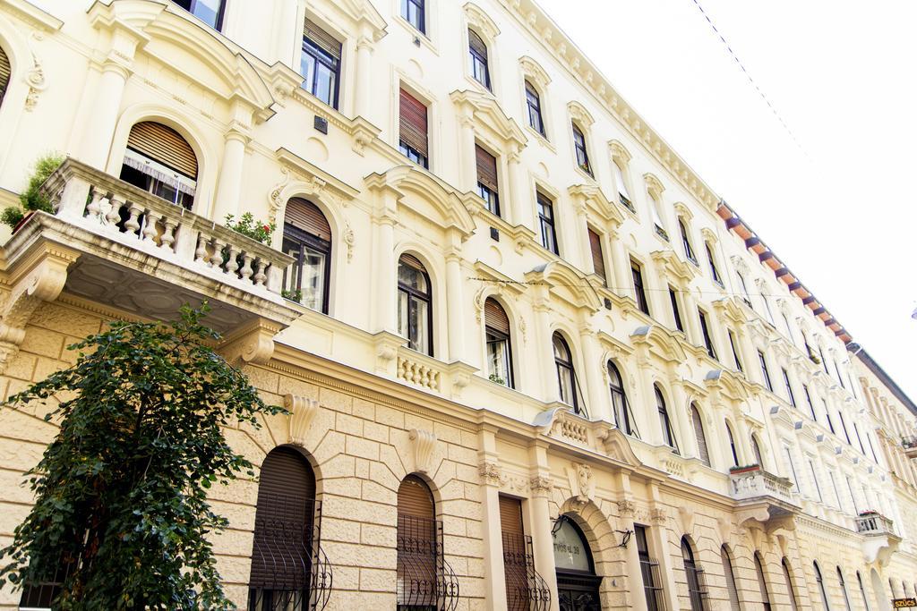 Eoetvoes Apartman بودابست الغرفة الصورة