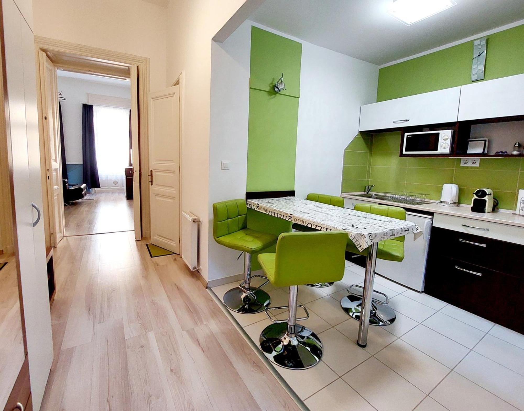 Eoetvoes Apartman بودابست المظهر الخارجي الصورة